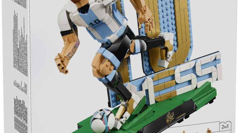 LEGO 43015 Lionel Messi – Football Legend (958 PCS, Ages 12+) – Brand New Sealed
